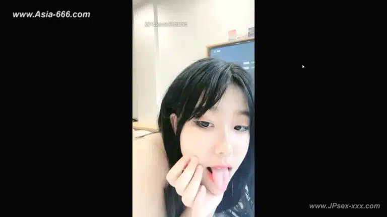 คลิปโป๊ Onlyfans chinese teens live chat with mobile phone วัยรุ่นจีนแชทสดผ่านมือถือ – chinese teens658